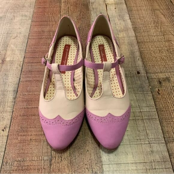 But another innocent tale Ione Wing Tip T-Strap Low Heel purple/tan shoe 7.5 - Picture 5 of 10